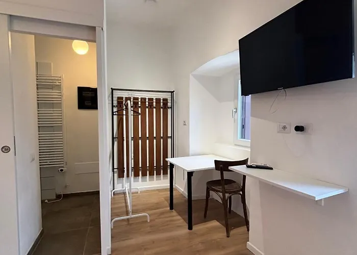 Levoasi 3 - & Mountain View Escape Apartment *